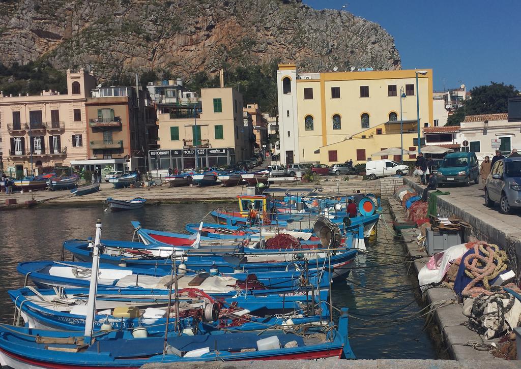 Casa Perciata - Locazione Turistica Apartment Mondello Luaran gambar